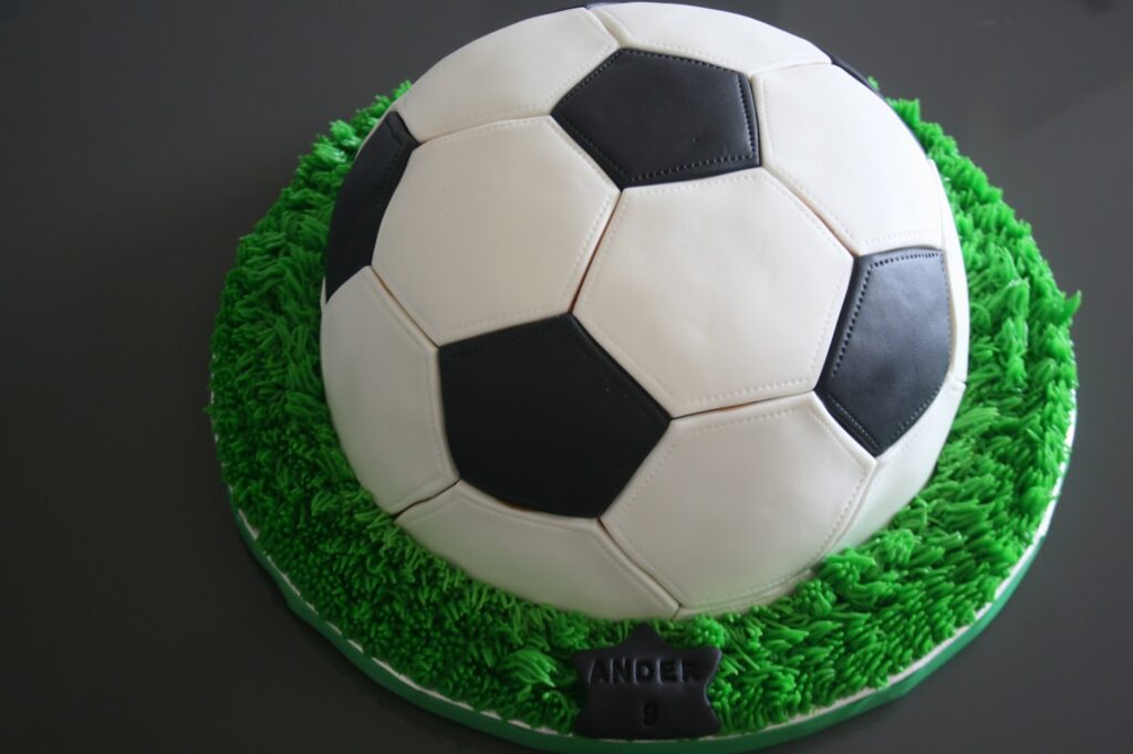 Tortas personalizadas de pelota de futbol - Dulces Anita 